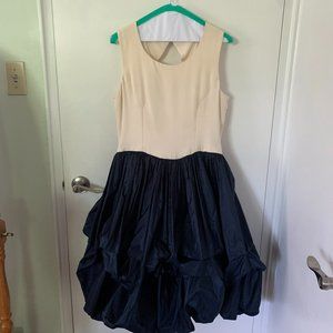 Vintage 100% silk Caroline Herrara Dress (Size 6-8)